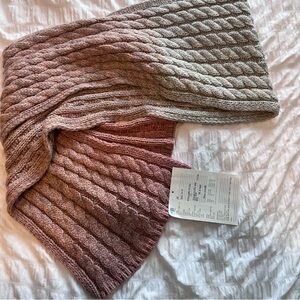NWT Ivory Ella Sample knit scarf